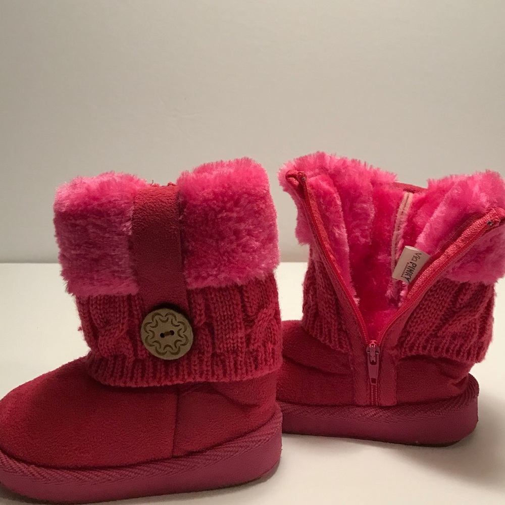 Via Pinky Collection Girls size infant 4